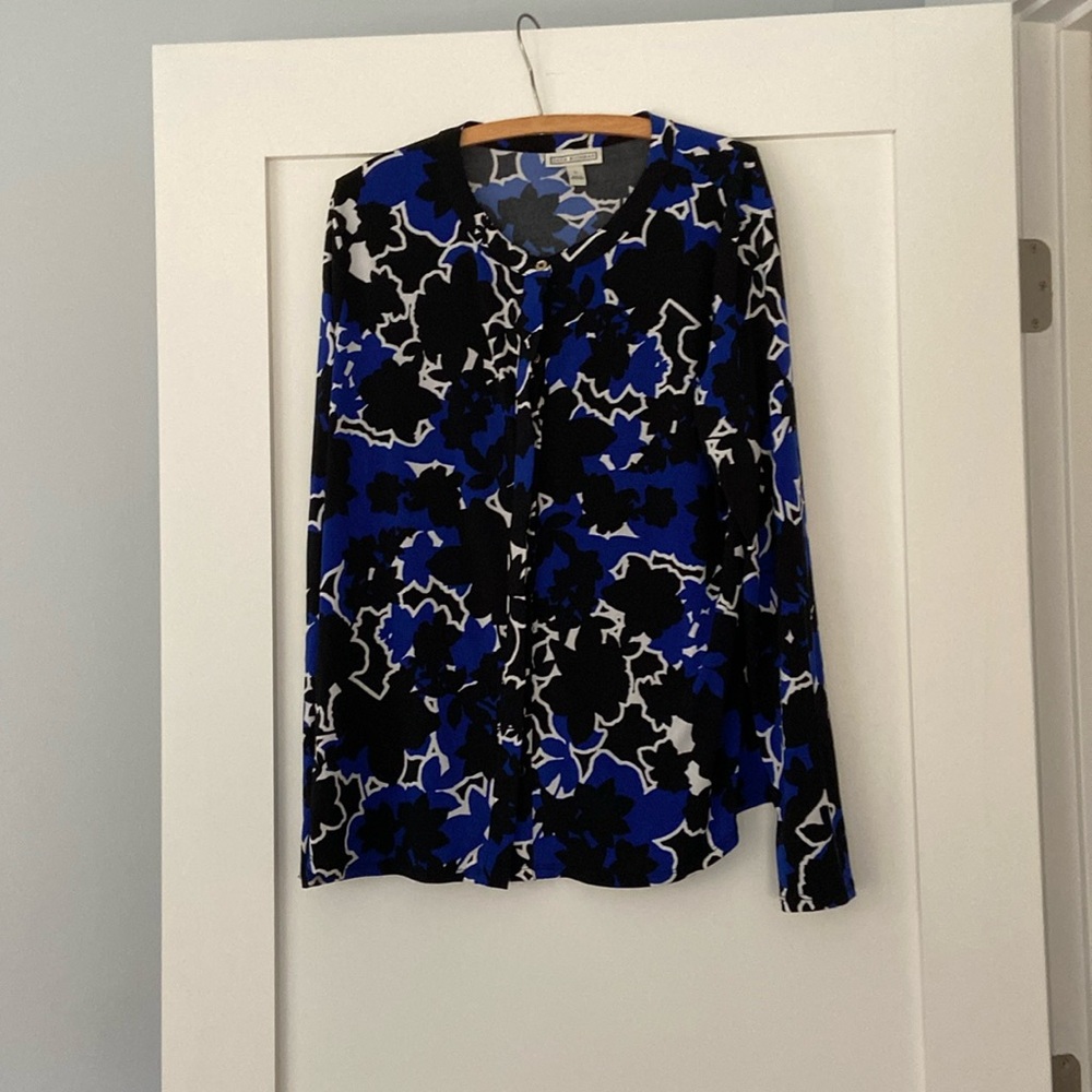 Dana Bachman Button-front blouse. Size L